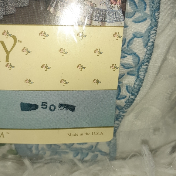 Elizabeth Gray Ansley Park Tuck Valance Window - Picture 4 of 8